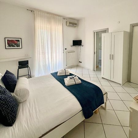 Suite 84 Holiday Home Salerno Bagian luar foto