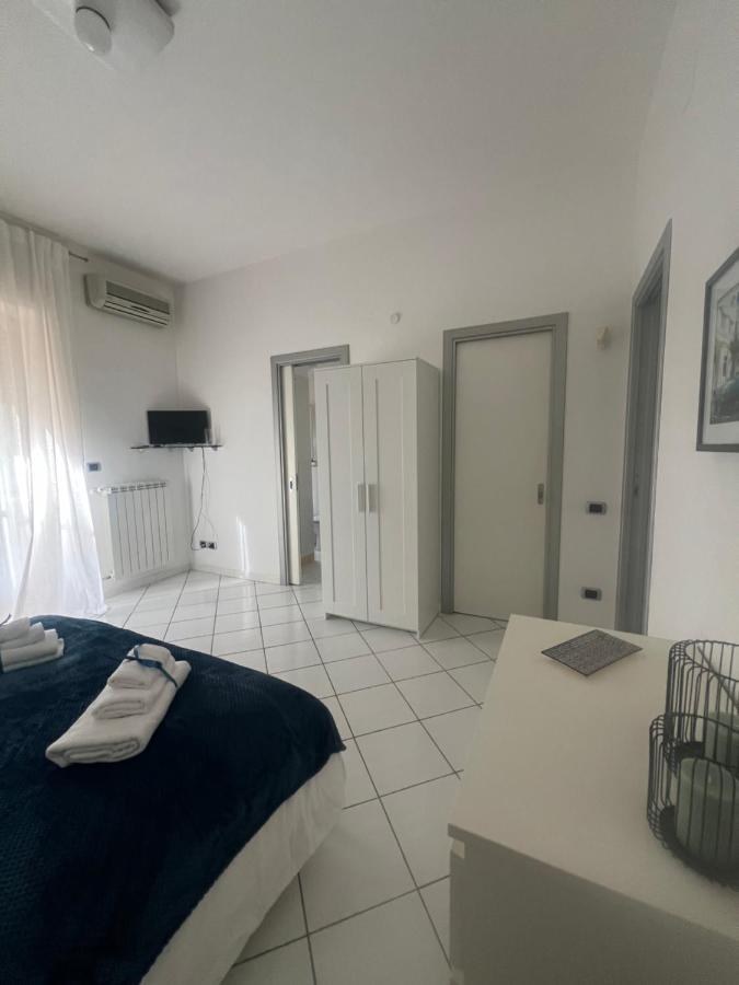 Suite 84 Holiday Home Salerno Bagian luar foto