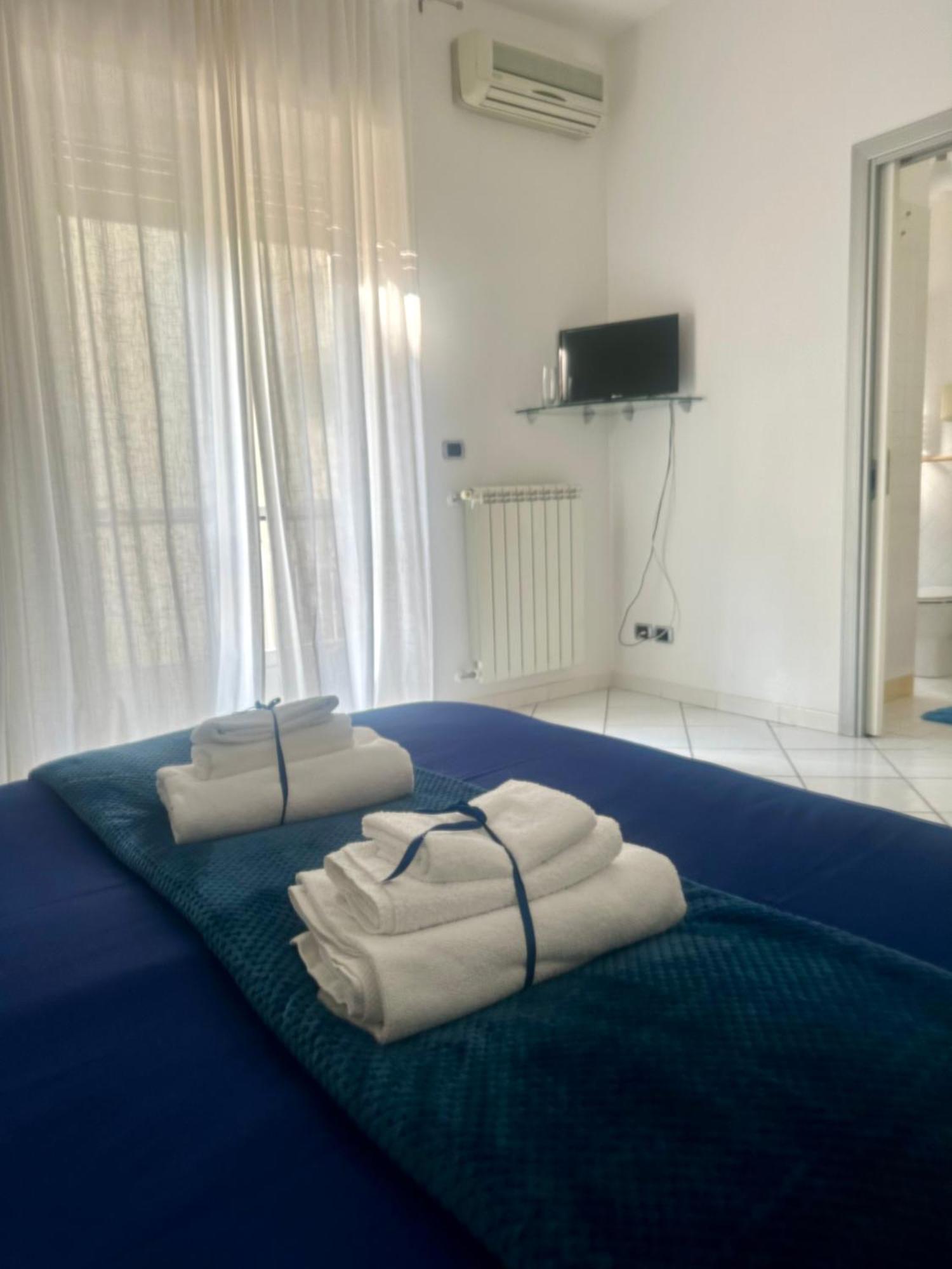 Suite 84 Holiday Home Salerno Bagian luar foto