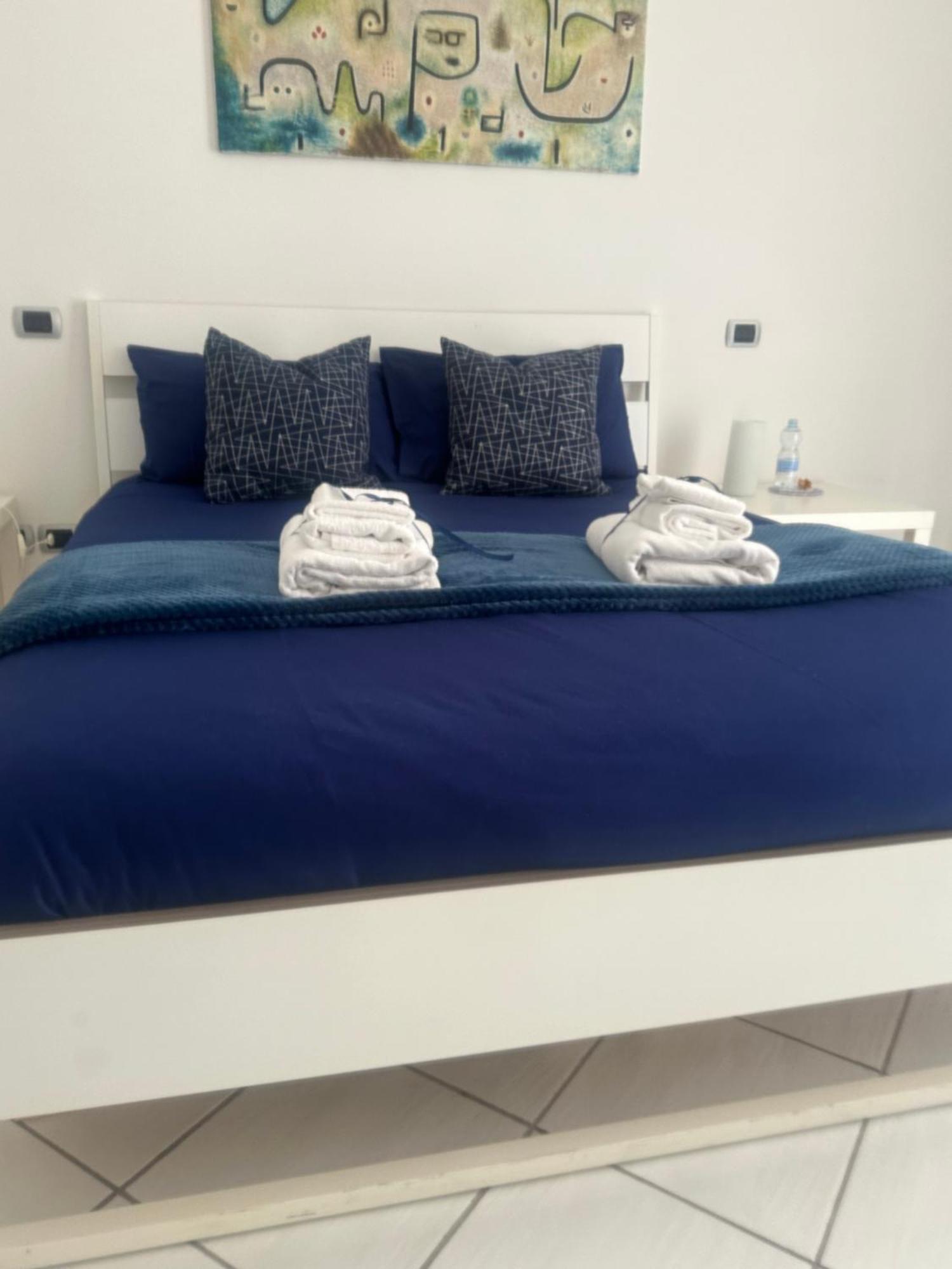 Suite 84 Holiday Home Salerno Bagian luar foto
